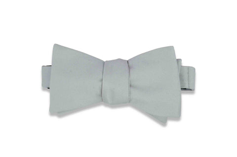 Red Delicious Knitted Bow Tie (pre-tied)