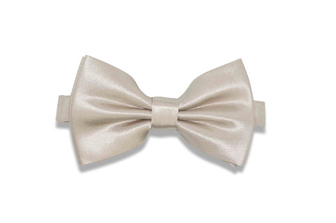 Red Delicious Knitted Bow Tie (pre-tied)